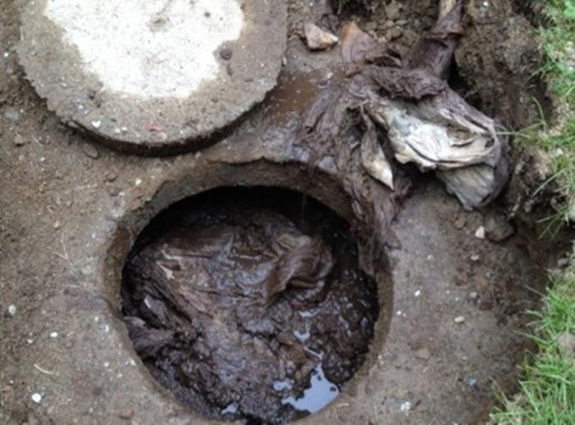 Dịch Vụ Hút Hầm Cầu Tại Huế Của MaxClean Giá Rẻ 10 Dấu hiệu nhận biết hầm cầu bị đầy